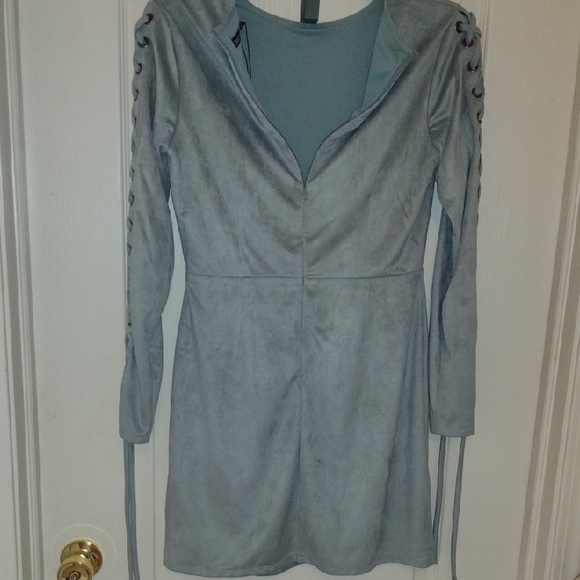 Boohoo Sage Color Sheath Dress with Bishop Sleeves - Picture 6 of 7